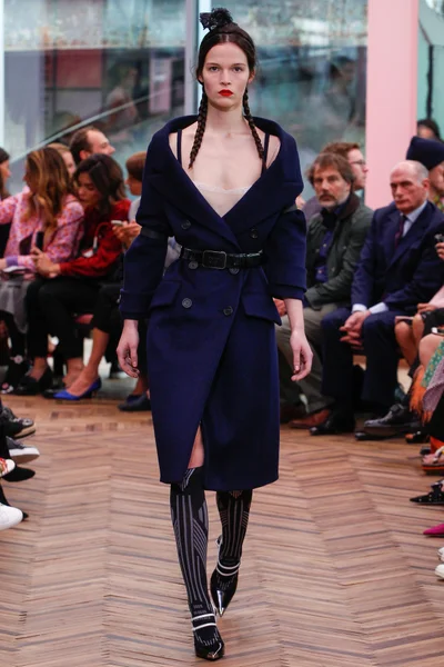 Look 11